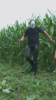 Frustate umilianti con una ragazza mascherata