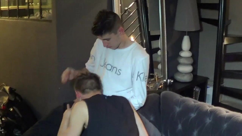 STRAIGHT BOY CURIOUS: Kevin Ass używany przez jego 2 prostych przyjaciół