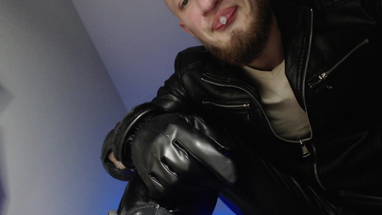 Hunky time: Skórzany lord pluć