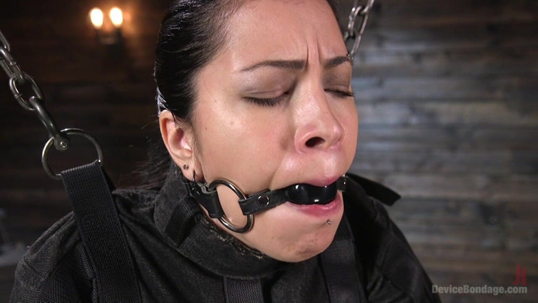Kink: Nowicjusz ból dziwka Cassandra Cain z orgazmami i Metal Bondage