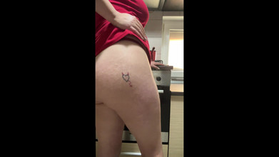 GassyKat: Sexy im roten kleid