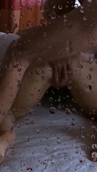 La moglie matura bionda amatoriale ha un piacere sexy