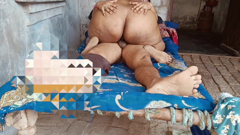 Veermati: Aunty Invited Me to Her House and Placed Her Big...