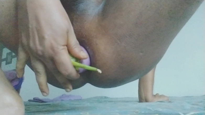 Raju fucker: Strech My Ass