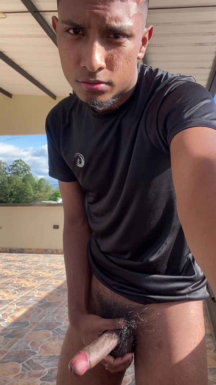 Andy garces xx: Masturbazione su una terrazza