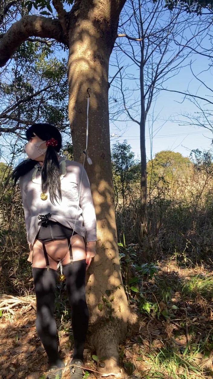 megu2002: No.116 Noon Tucked-up Pussy Walk in the Sun