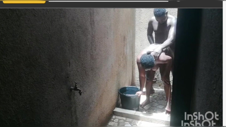 Pornsexlive: Amore in segreto nella doccia africana