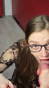 Deepthroat After Washing Down - Give Me Your Cream