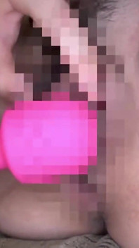 Une star populaire de blague choquante rencontre son ex-copain pour une surprise inoubliable devant la caméra - partie 1