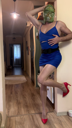 My very short stepmother's Christmas dress is very sexy. thumbnail