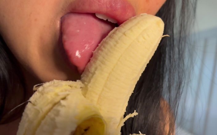 Asmr_mouth: Banane tief in den hals
