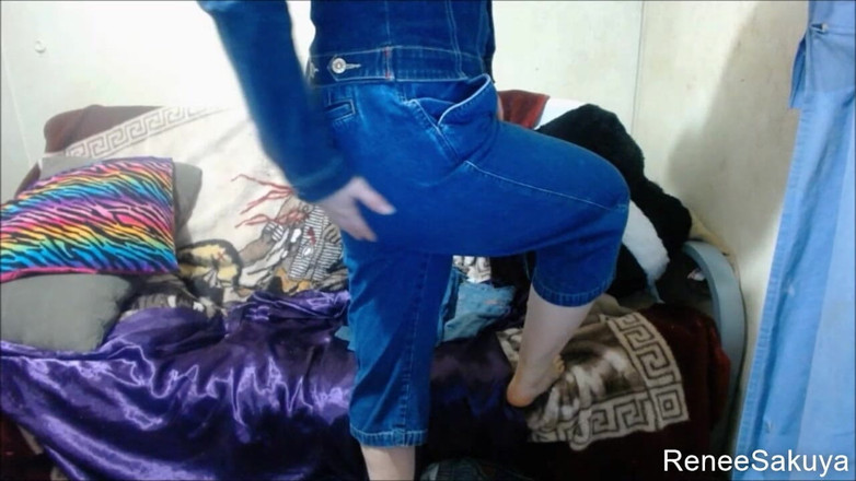 Renee Sakuya: Fetish celana jins rahasia Renee