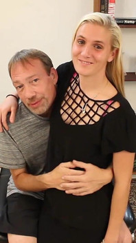 Brutta anale scopata bondage gangbang biondi tette cadenti sborra nei buchi da cazzo da bastardi bukkake