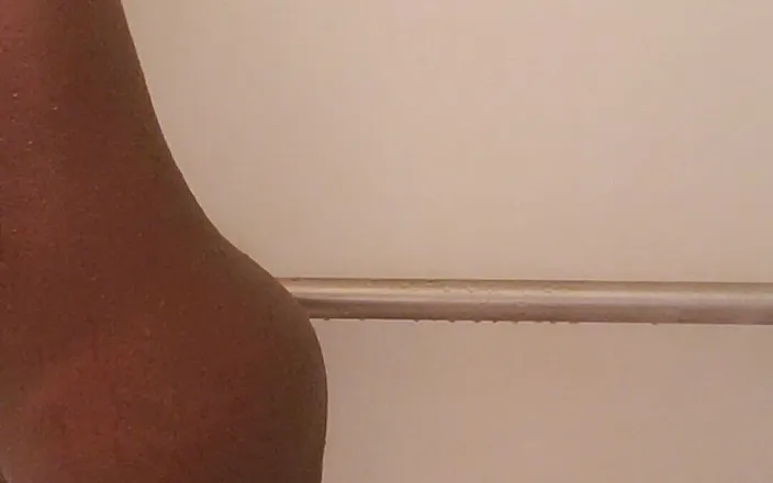 Roseblue2: Taking a hot sexy shower