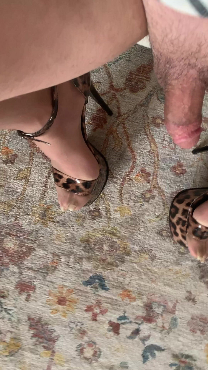 cd_aysemmm: 직장에 와서 불행히도 팬티를 입는 것을 잊어 버렸습니다.
