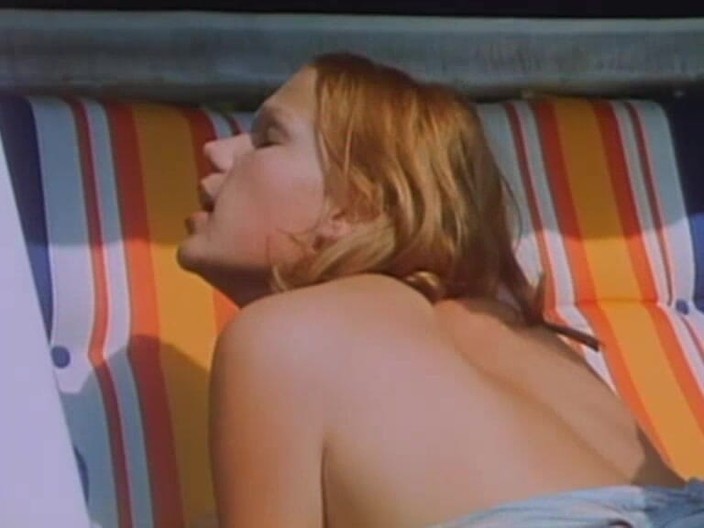 Java Consulting: Op zijn hondjes bij het zwembad klassieker! (eerste scène, 8m26)