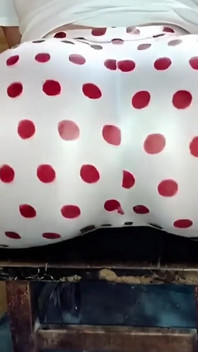 Legging putih polkadot pantat