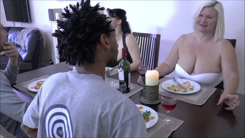 Big Boobs6: Tentación anal caliente durante una cena swinger