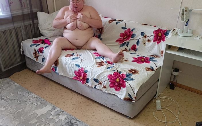 Zona901: Neighbor Spends Time Masturbating Her Big Hairy Pussy with Toys