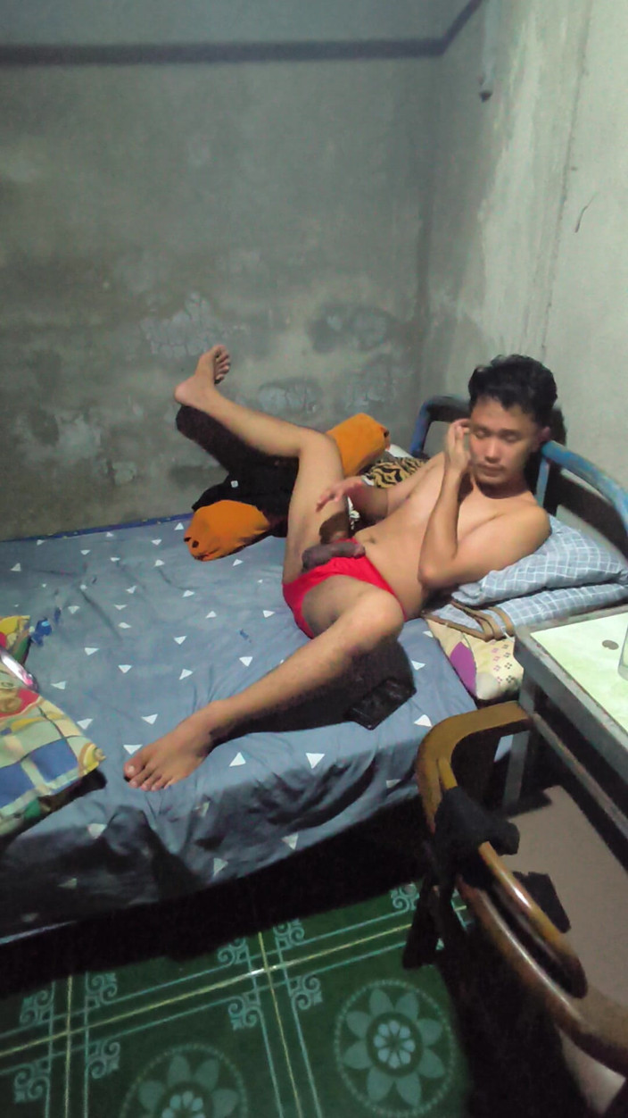 Rent A Gay Productions: Filipino Teen Engraver Jerks Himself off in the Shower Until...