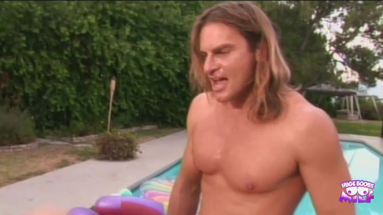 Huge Boobs MILF: Super geile amerikanische brünette hat umwerfenden sex im freien in...