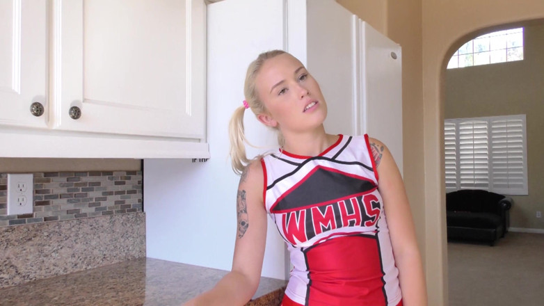 Hefburg: Cute Petite Cheerleader Loves It Ruff