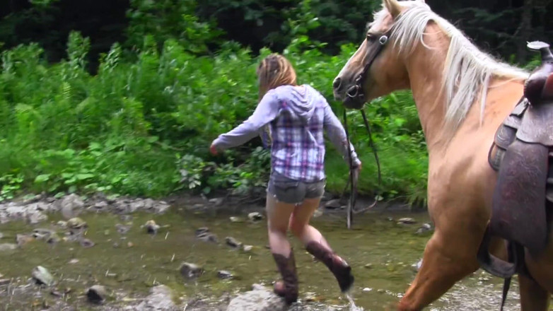 Pegasus amateurs only: Hot MILF Gets Fucked in the Forest by the River!