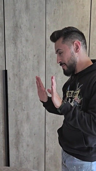 Manžel Objeví Podvádějící Manželku Se Synem.
