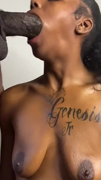 Magra negra primeira vez na câmera chupando bbc