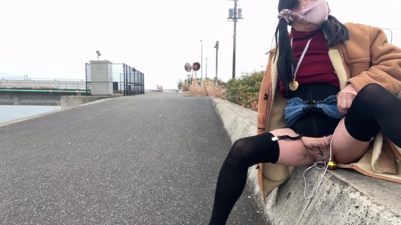 megu2002: 자가 훈련 No. 81 리버사이드 워크 노출된 보지와 후장 - 2부