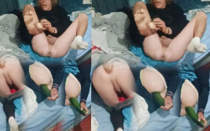 Culopeke: 若いゲイの男が彼のお尻を開く