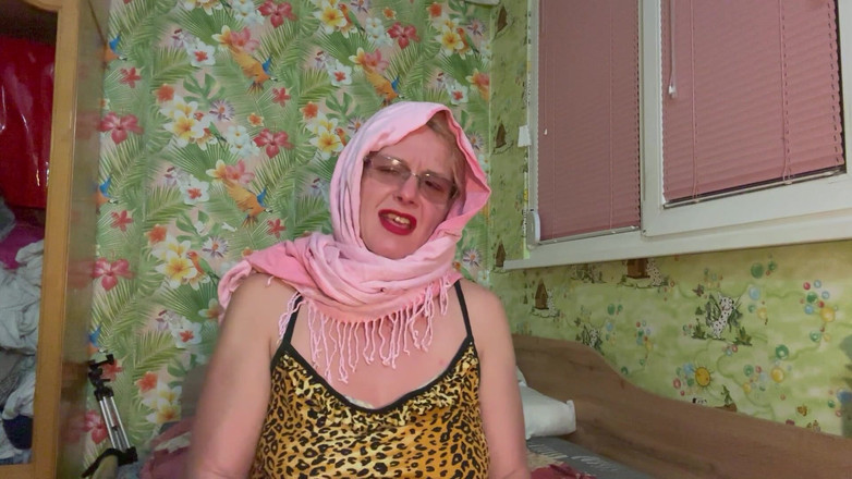 Putarankahotmilf: Dominantní macecha trestá a ponižuje svého nevlastního syna