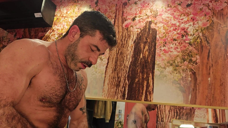 Jov mattos: Keldai Berbulu Dan Panas Di Paris