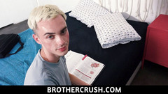Brother Crush: Velký nevlastní bratr pomáhá teenagerce Joe Ex poznat jeho tělo...