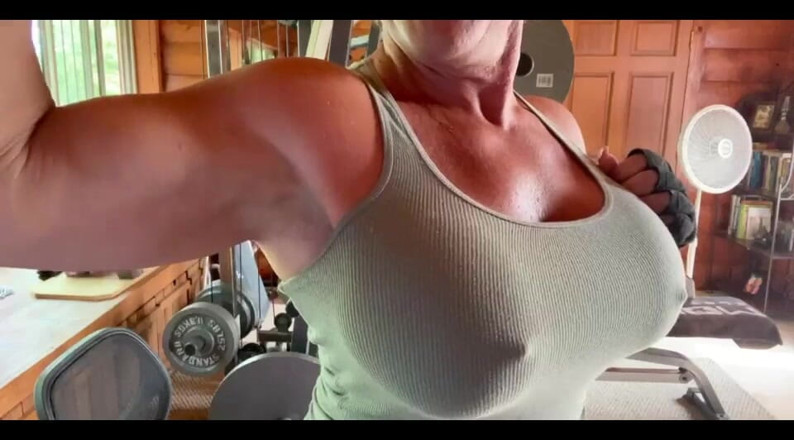 Musclemama4u: Happy Tittie Tuesday