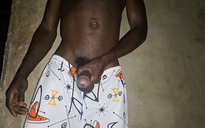 Power dick: Eu masturbo meu grande pau preto sem cortes