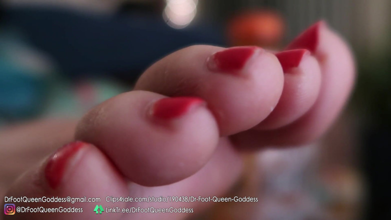 Dr. Foot Queen Goddess: Přirozené protahování pouze konferenčního stolku a vymrhání nohou, část 6