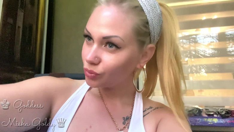 Goddess Misha Goldy: Vím, že jsi šťastný, že mě znovu uvidíš kouřit! JOI