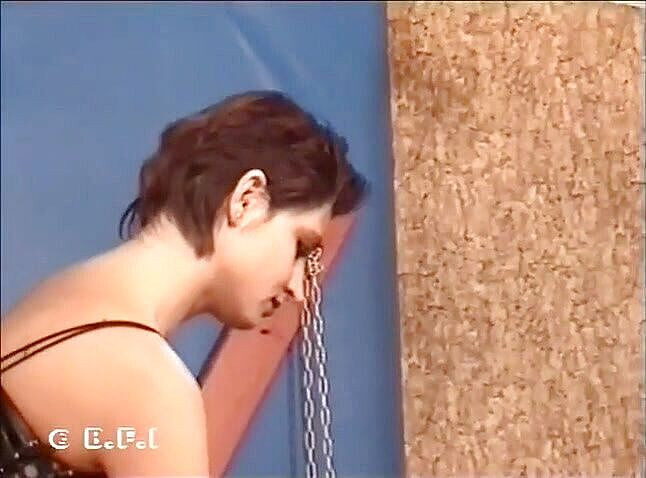 House of lords and mistresses in the spanking zone: कृपया कोई और तकलीफ न दें