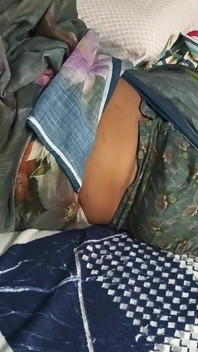Nattukattai Tamil Stepaunty on Bed