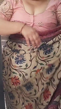 Video rekaman seks tante seksi india dientot habis-habisan - audio bahasa india