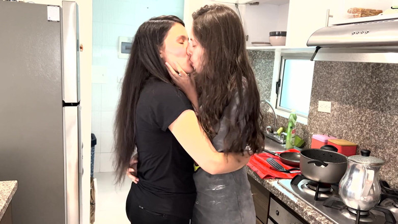 scarlettandc: I Love Feeling My Neighbor's Vagina