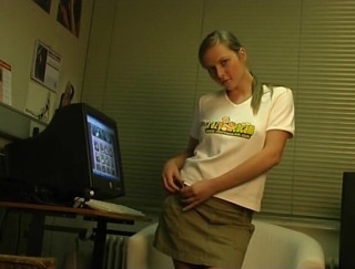 Flash Model Amateurs: สาวน้อยผมบลอนด์เซ็กซี่เล่นกล้องเว็บแคม