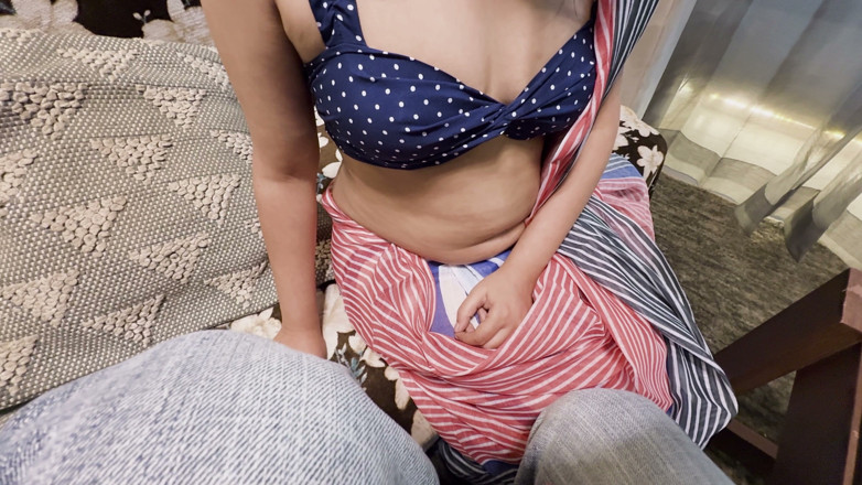 UrbanDesix: Bhabhi Ko Suami Ke Teman Ne Black*ail Karke Seks Kiya