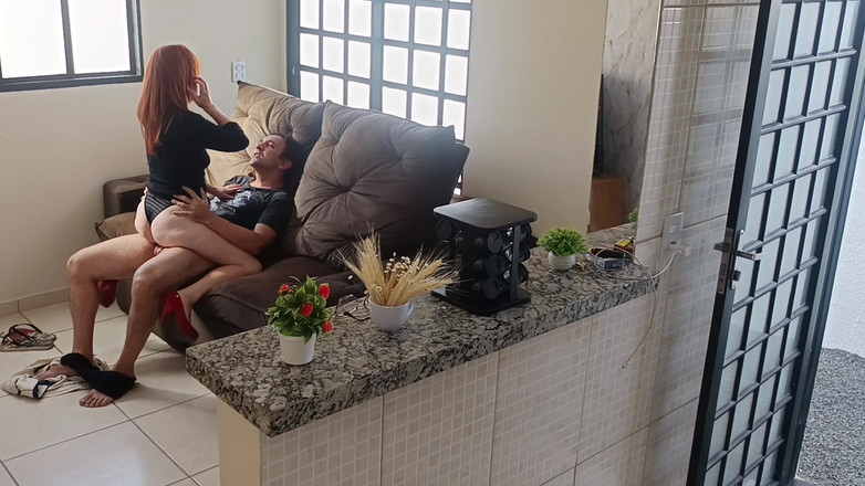 Porcelain Doll: Misstänkt man installerar kameror hemma och fångar het fru som...