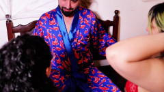 Eddie Queens: Solitaria dos enfermeras parecen lamerme para quitarme el dolor