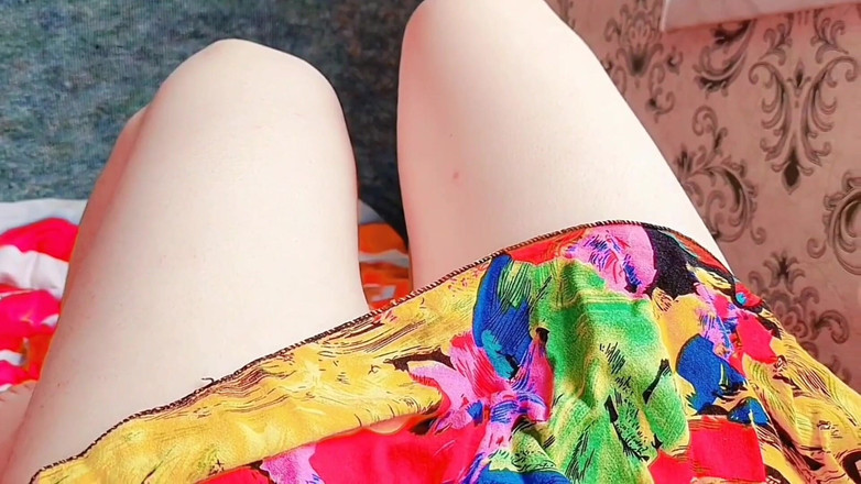 Kitty_Cross: Sborrando un po' me stesso e maneggiando il mio corpo