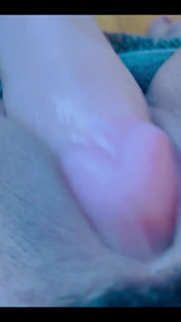A Little Pussy Tease with My New Fuck Machine‼