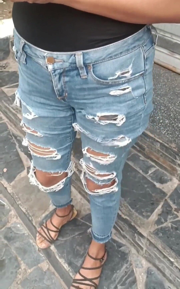 Karely Ruiz: Dvojitý výstřik na mokrou kundičku cizince z Tinderu Přišel jsem...