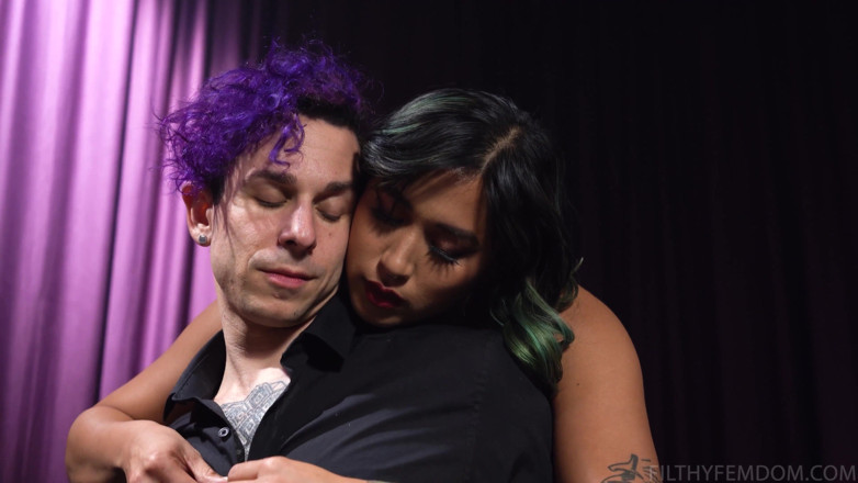 FilthyFemdom: Si sundal wanita manis menampilkan Mia Little, Corbin Dallas